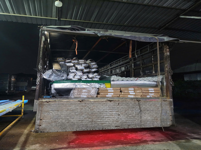 Azdoor VN liên tục bàn giao nhôm thanh định hình tới tay khách hàng